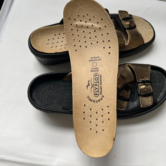 FLY FLOT Sandals Size 38 Gold 3 Straps Buckles Open Baclk & Toe Leather Insole - Picture 6 of 9